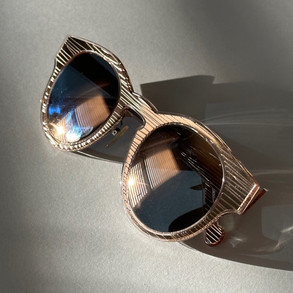 Golden Louis Vuitton Sunglasses - Picture 1 of 4